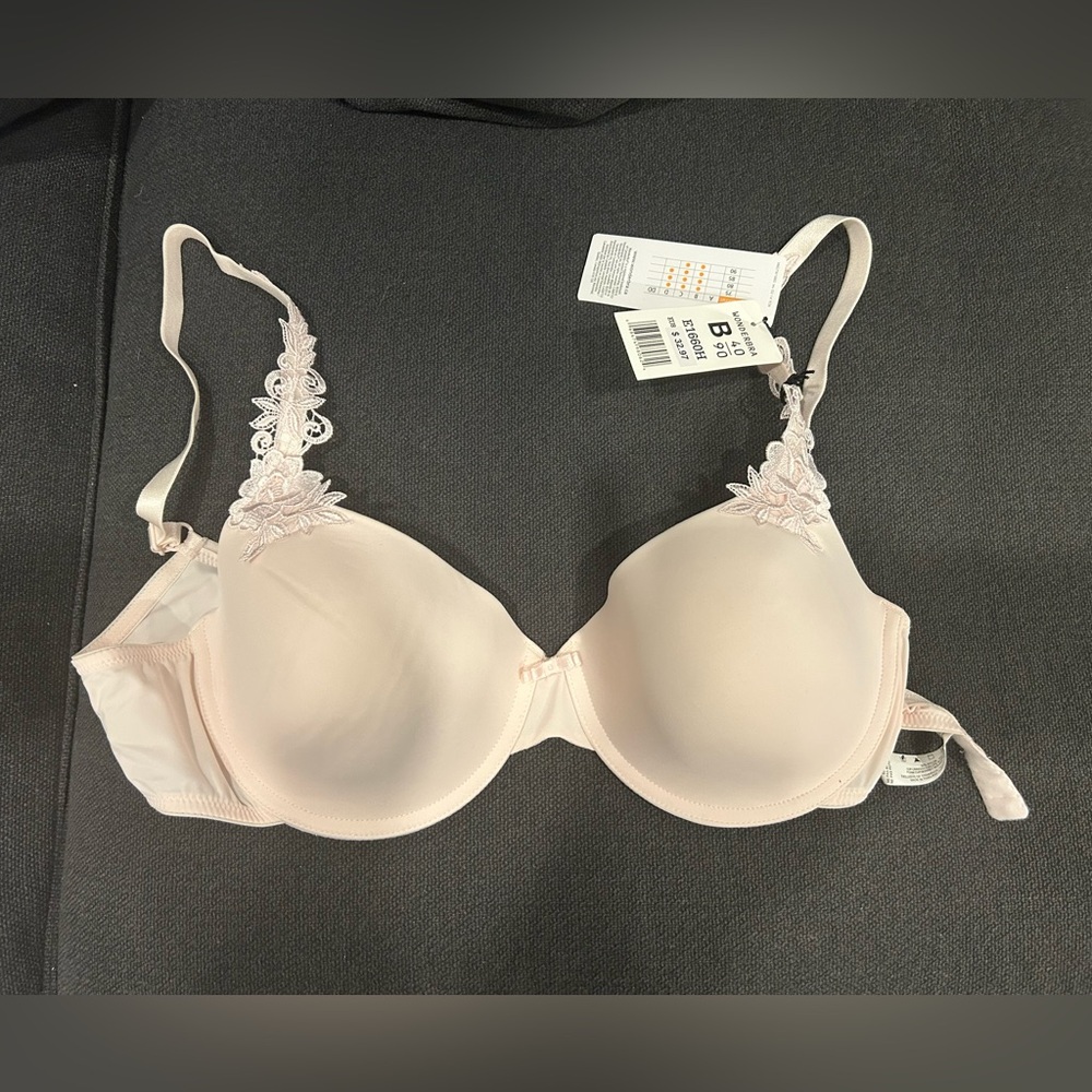 NWT Wonderbra Elegant Lace Trimmed Bra in White Size 40B